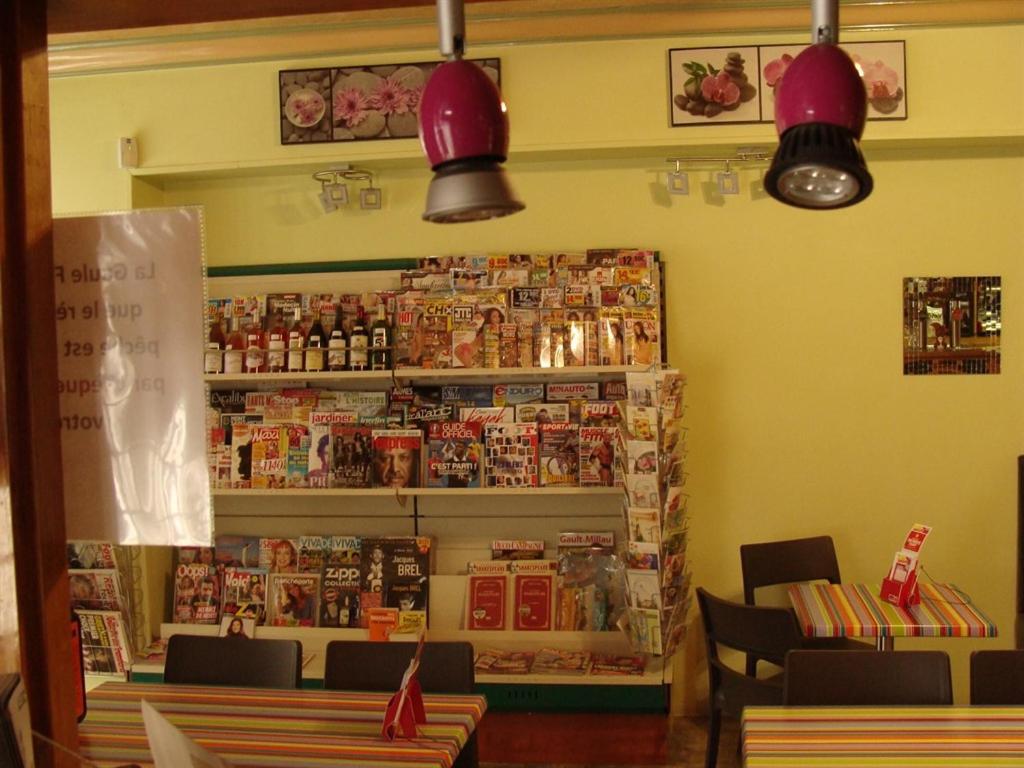 Hotel Le Flaubert Fougères Екстериор снимка