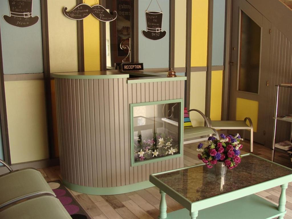 Hotel Le Flaubert Fougères Екстериор снимка