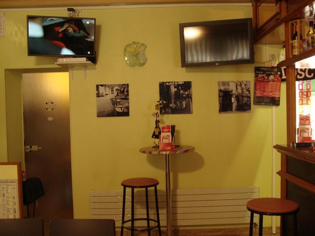 Hotel Le Flaubert Fougères Екстериор снимка