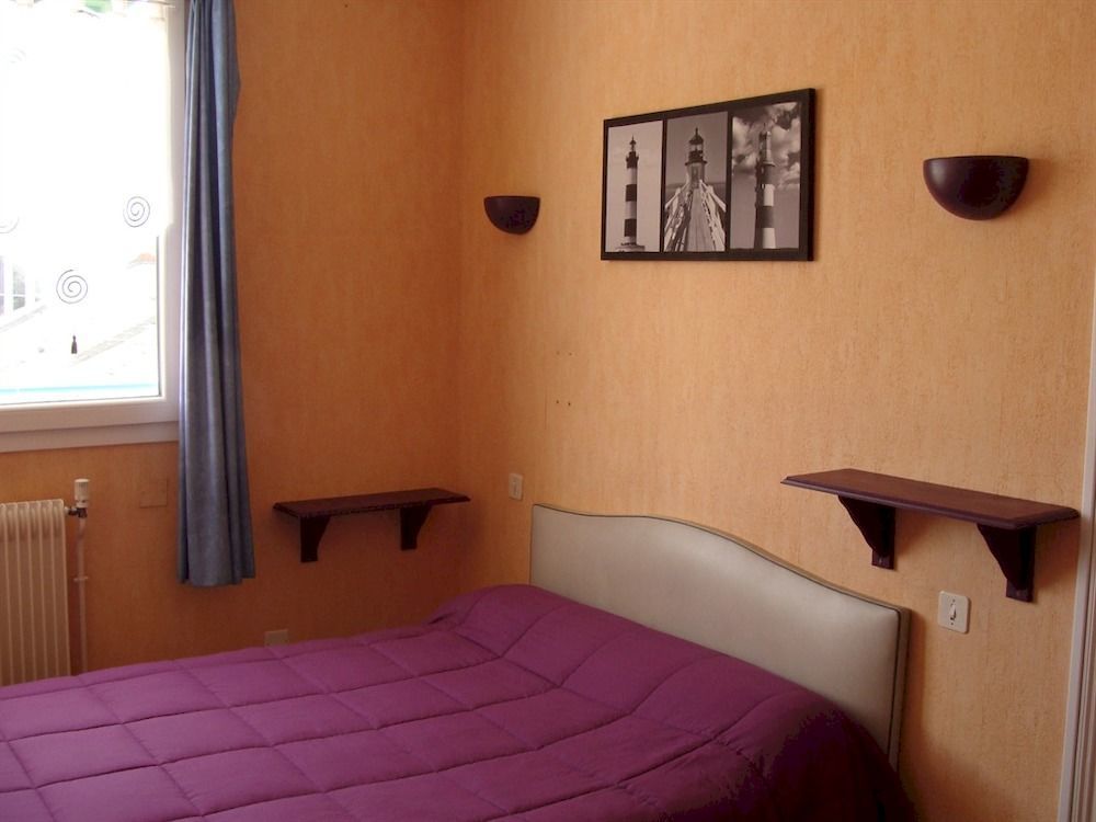 Hotel Le Flaubert Fougères Екстериор снимка