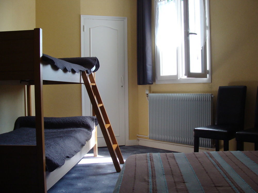 Hotel Le Flaubert Fougères Екстериор снимка