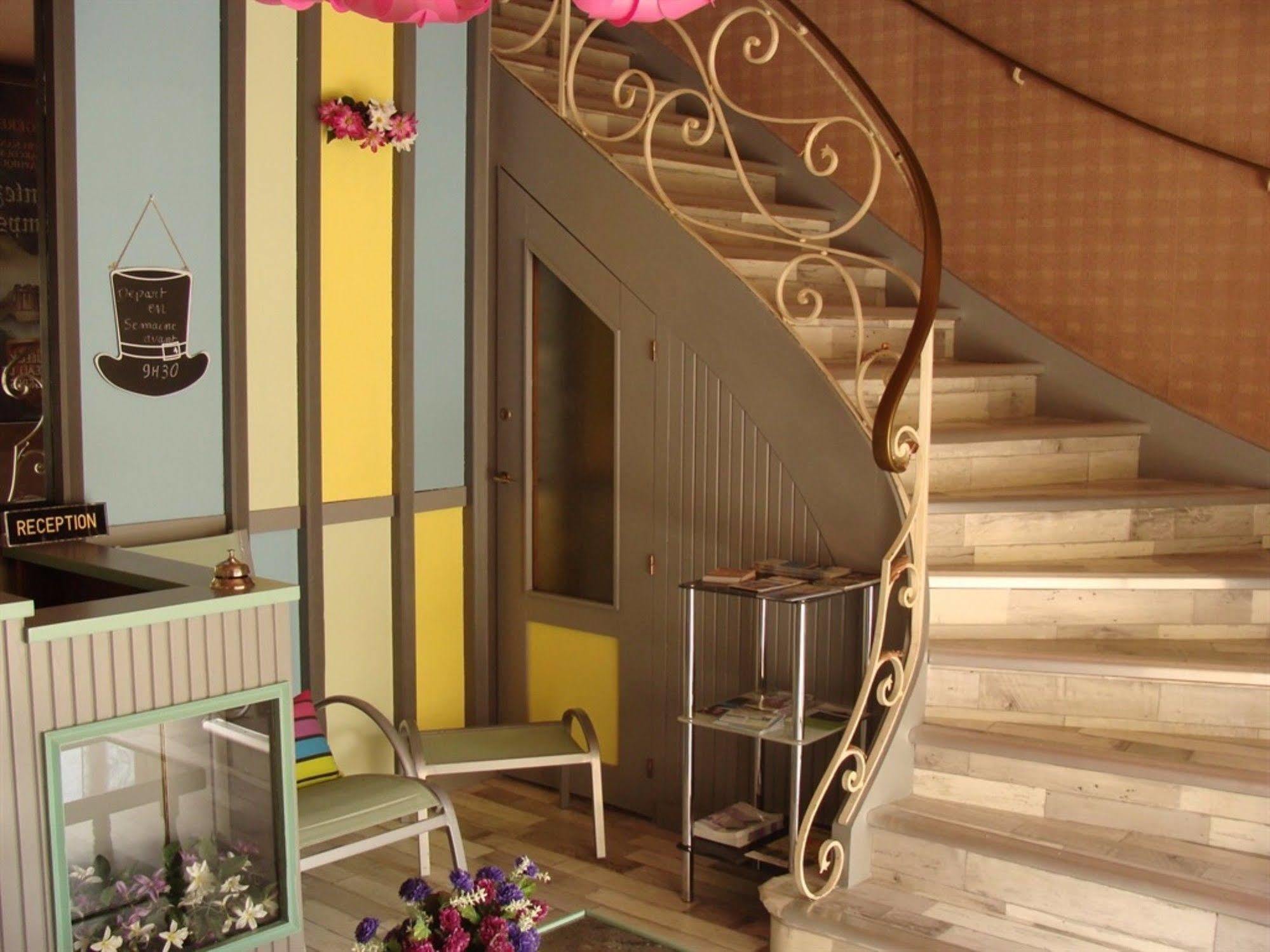 Hotel Le Flaubert Fougères Екстериор снимка